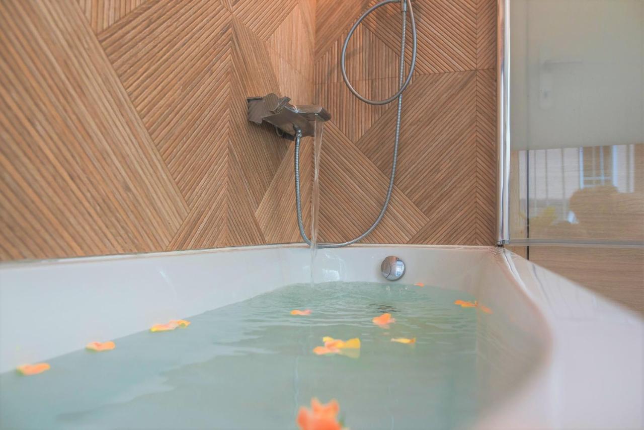 Le Pavillon De L'Herboriste 14P Jacuzzi Jardin Tintigny Bagian luar foto